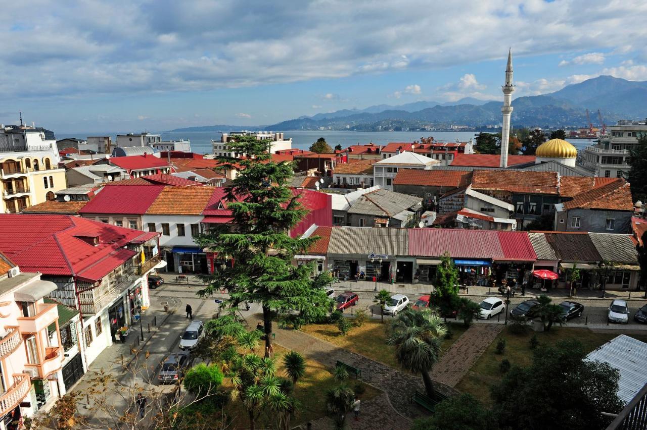 Old Garden Hotel Μπατούμι Εξωτερικό φωτογραφία